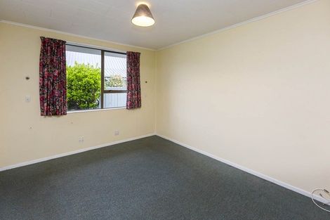 Photo of property in 21f1- Roband Crescent, Brown Owl, Upper Hutt, 5018