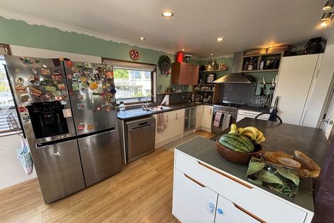 Photo of property in 63 Elliston Crescent, Stanmore Bay, Whangaparaoa, 0932