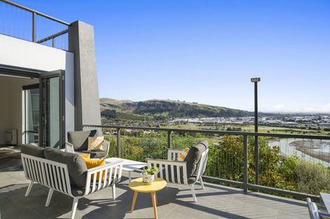 Photo of property in 8 Valley View, Mount Pleasant, Christchurch, 8081