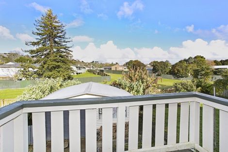 Photo of property in 27 Fairdale Avenue, Red Hill, Papakura, 2110