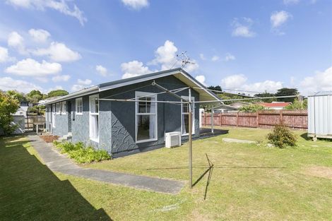 Photo of property in 82 Spinnaker Drive, Whitby, Porirua, 5024