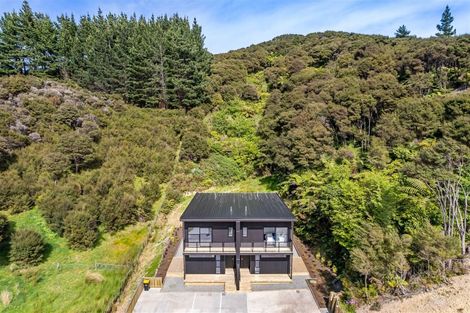 Photo of property in 11 Hastings Grove, Wainuiomata, Lower Hutt, 5014