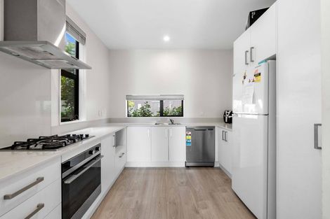 Photo of property in 15 Battalion Drive, Papakura, 2110