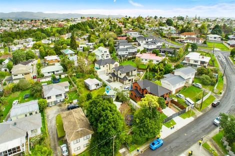 Photo of property in 5 Crystal Avenue, Glendene, Auckland, 0602