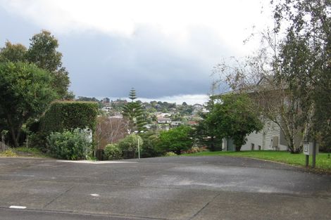 Photo of property in 16 Pounamu Place, Shelly Park, Auckland, 2014