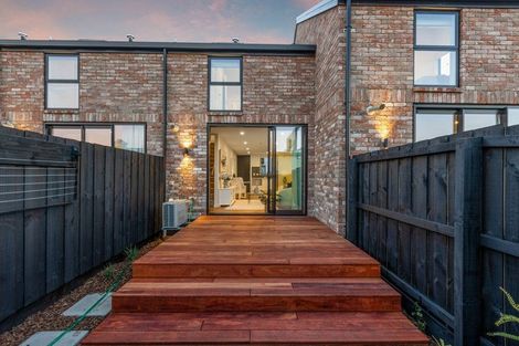 Photo of property in 2/196 Hills Road, Edgeware, Christchurch, 8013