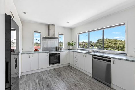 Photo of property in 525 Beach Road, Murrays Bay, Auckland, 0630