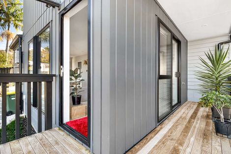 Photo of property in 1b Tacitus Place, Totara Vale, Auckland, 0629