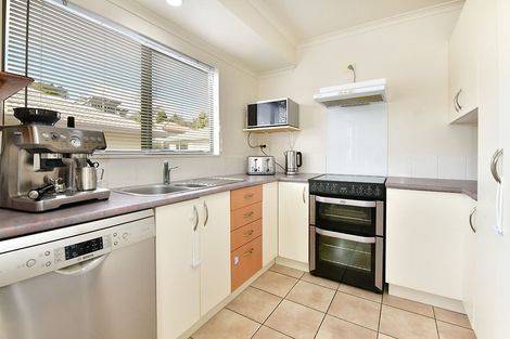 Photo of property in 3/18 Ocean View Road, Hatfields Beach, Orewa, 0931