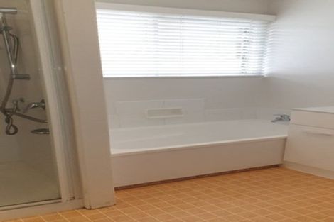 Photo of property in 2/25 Kitchener Road, Takapuna, Auckland, 0622