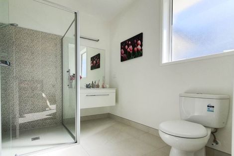 Photo of property in 71 Hayfield Way, Karaka, Papakura, 2113