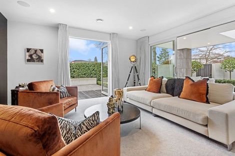 Photo of property in 2 Snowdon Road, Fendalton, Christchurch, 8052