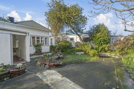 Photo of property in 68 Derwent Street, Island Bay, Wellington, 6023