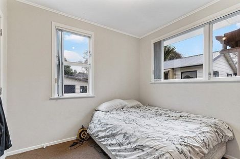 Photo of property in 43 Burbank Avenue, Manurewa, Auckland, 2102