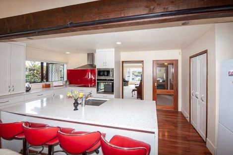 Photo of property in 117 Churton Drive, Churton Park, Wellington, 6037