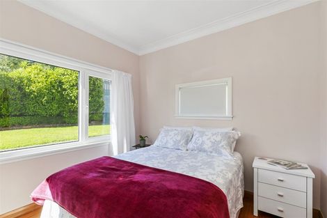 Photo of property in 9 Shortland Street, Khandallah, Wellington, 6035