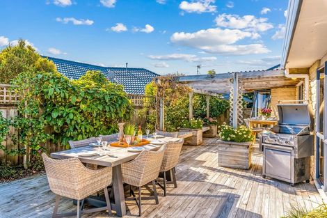 Photo of property in 3 Takahe Drive, Paraparaumu Beach, Paraparaumu, 5032