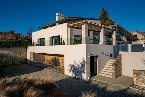 Photo of property in 8b Minaret Ridge, Wanaka, 9305