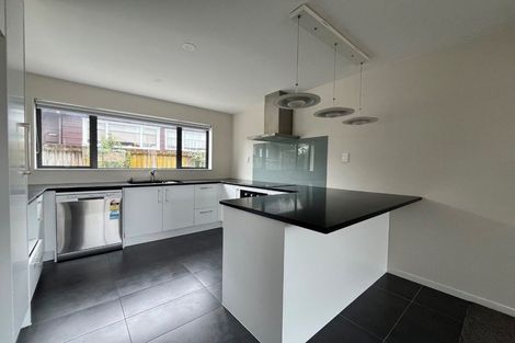 Photo of property in 228b Pakuranga Road, Pakuranga Heights, Auckland, 2010