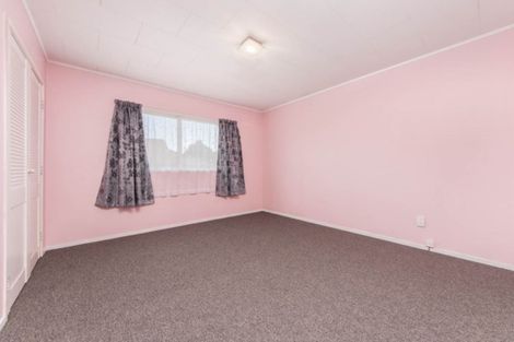 Photo of property in 25 Katrina Place, Massey, Auckland, 0614