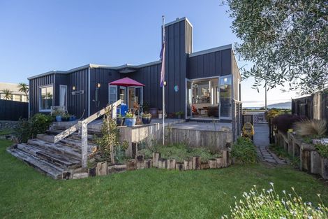 Photo of property in 88 Marine Parade, Paraparaumu Beach, Paraparaumu, 5032