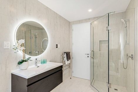 Photo of property in 13 Resnik Crescent, Kumeu, 0810