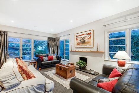 Photo of property in 33 Cheviot Road, Lowry Bay, Lower Hutt, 5013