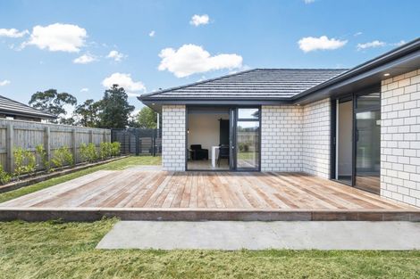 Photo of property in 17 Echo Street, 4702