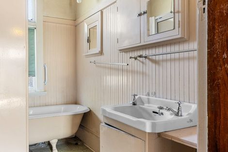 Photo of property in 28 Gamblins Road, Saint Martins, Christchurch, 8022