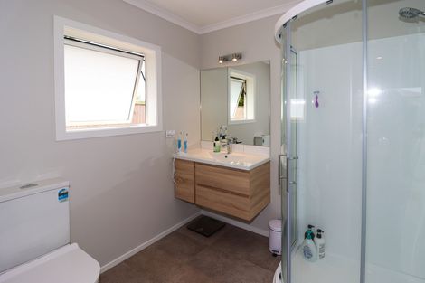 Photo of property in 60 Feist Street, Carterton, 5713