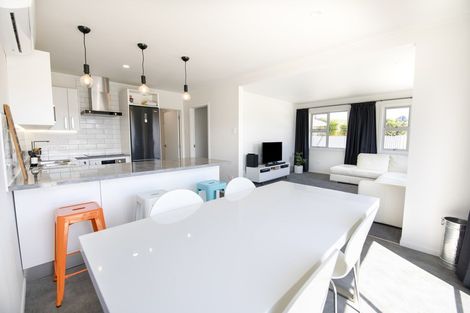 Photo of property in 23 Hinton Road, Taradale, Napier, 4112