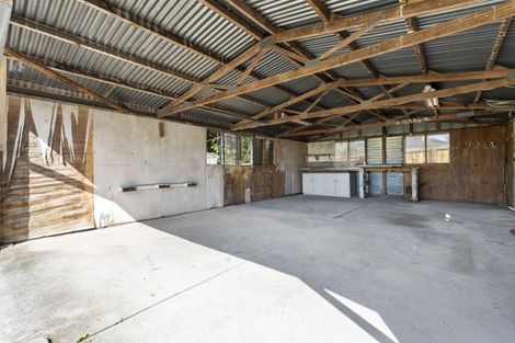 Photo of property in 103a Roberts Road, Te Atatu South, Auckland, 0610