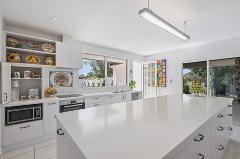 Photo of property in 72 Oakgrove Drive, Rangiora, 7400