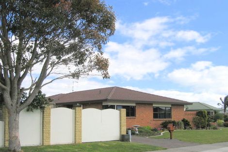 Photo of property in 5 Rosberg Place, Mount Maunganui, 3116