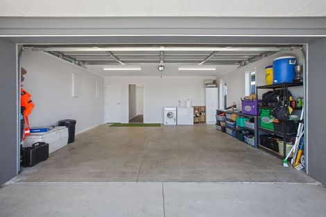 Photo of property in 9 Whata Street, Clarks Beach, 2122