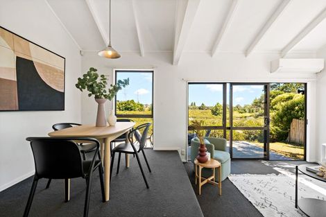 Photo of property in 40 Queen Mary Avenue, New Lynn, Auckland, 0600