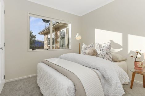 Photo of property in 2a Highland Avenue, Titirangi, Auckland, 0604