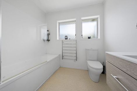 Photo of property in 5/1 Ribblesdale Road, Henderson, Auckland, 0612