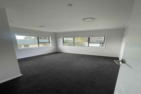 Photo of property in 5 Forsythe Place, Massey, Auckland, 0614