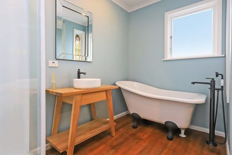 Photo of property in 21 Selwyn Road, Havelock North, 4130