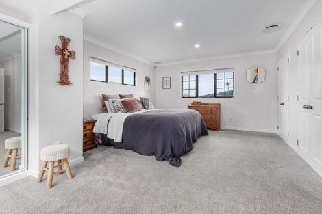 Photo of property in 25 Kilkelly Close, Tawa, Wellington, 5028