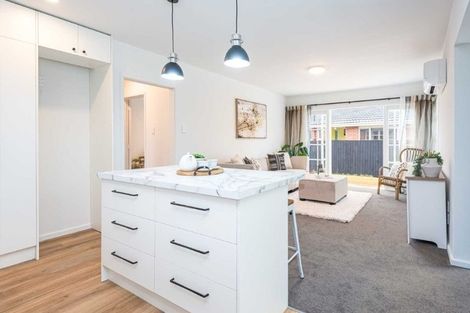 Photo of property in 17 Ballantyne Avenue, Upper Riccarton, Christchurch, 8041