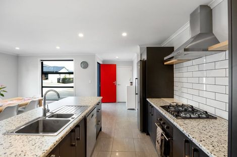 Photo of property in 881a Whangaparaoa Road, Manly, 0930