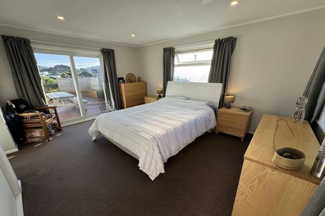 Photo of property in 50 Black Rock Road, Newlands, Wellington, 6037