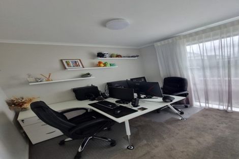 Photo of property in 10 Raranga Lane, Hobsonville, Auckland, 0616