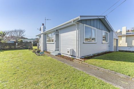 Photo of property in 6 Buckland Place, Spotswood, New Plymouth, 4310