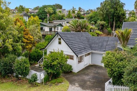 Photo of property in 2/1 Trelawny Place, Hillcrest, Auckland, 0627