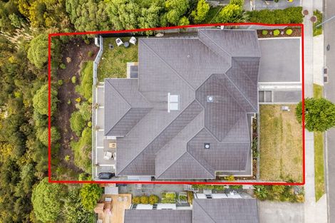 Photo of property in 10 Madeira Close, Whitby, Porirua, 5024