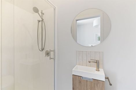 Photo of property in 61 Moncks Spur Road, Redcliffs, Christchurch, 8081
