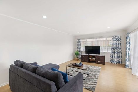 Photo of property in 1/9 Faldo Drive, Golflands, Auckland, 2013